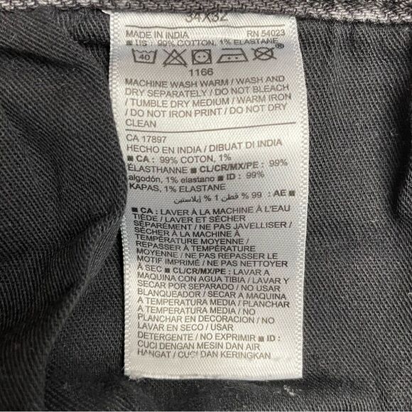 Old Navy Relaxed Slim Fit Black Distressed Jeans Size 34 X 32 EUC - Picture 6 of 6